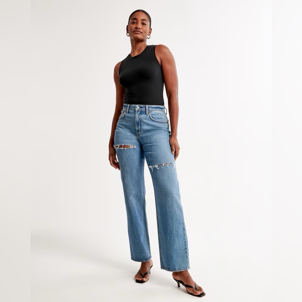Curve Love High Rise 90s Relaxed Jean - Picture 4 of 6
